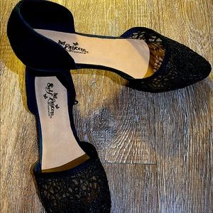 Lace detail ballet flats